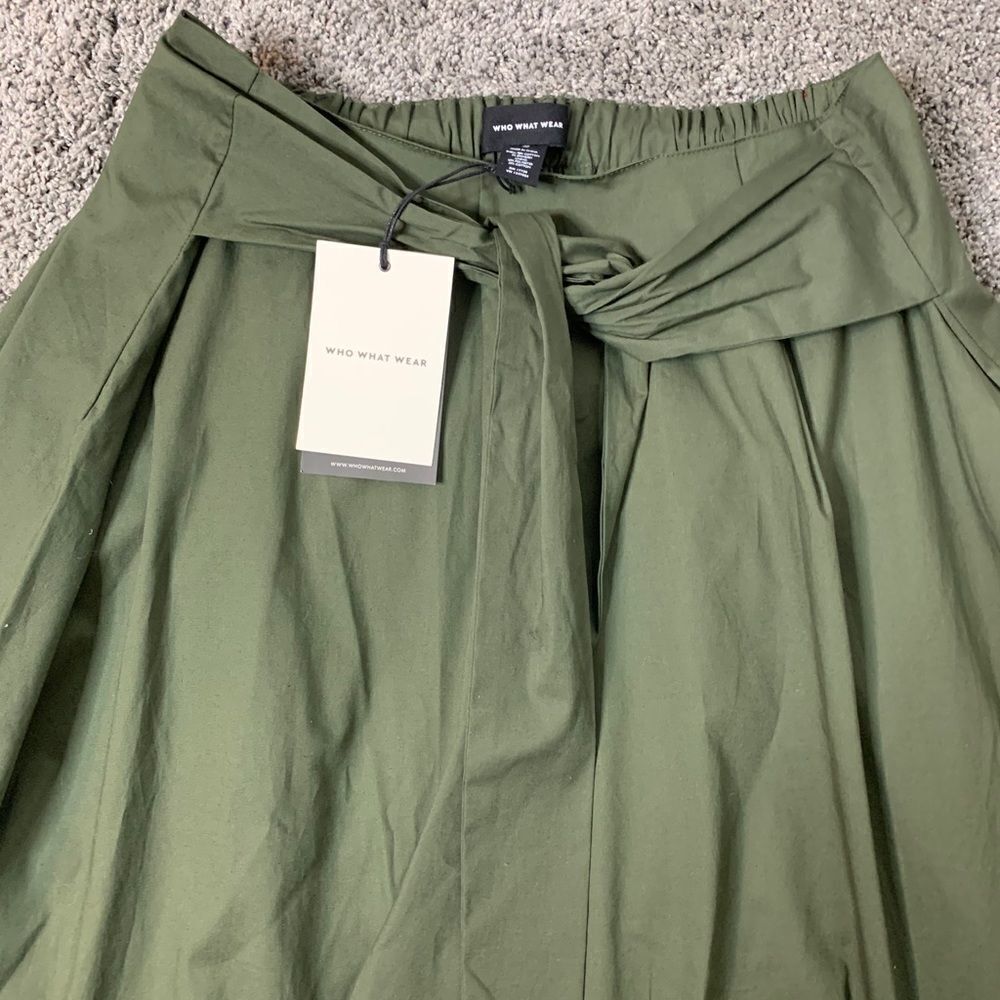 NWT Who What Wear knot front skirt. Size 2 - Picture 5 of 6